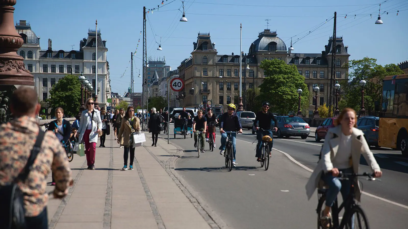 Cyklister på Dronning Louises Bro
